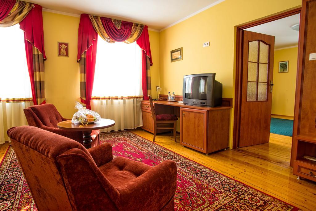 Hotel Adalbertus Γκνιέζνο Δωμάτιο φωτογραφία