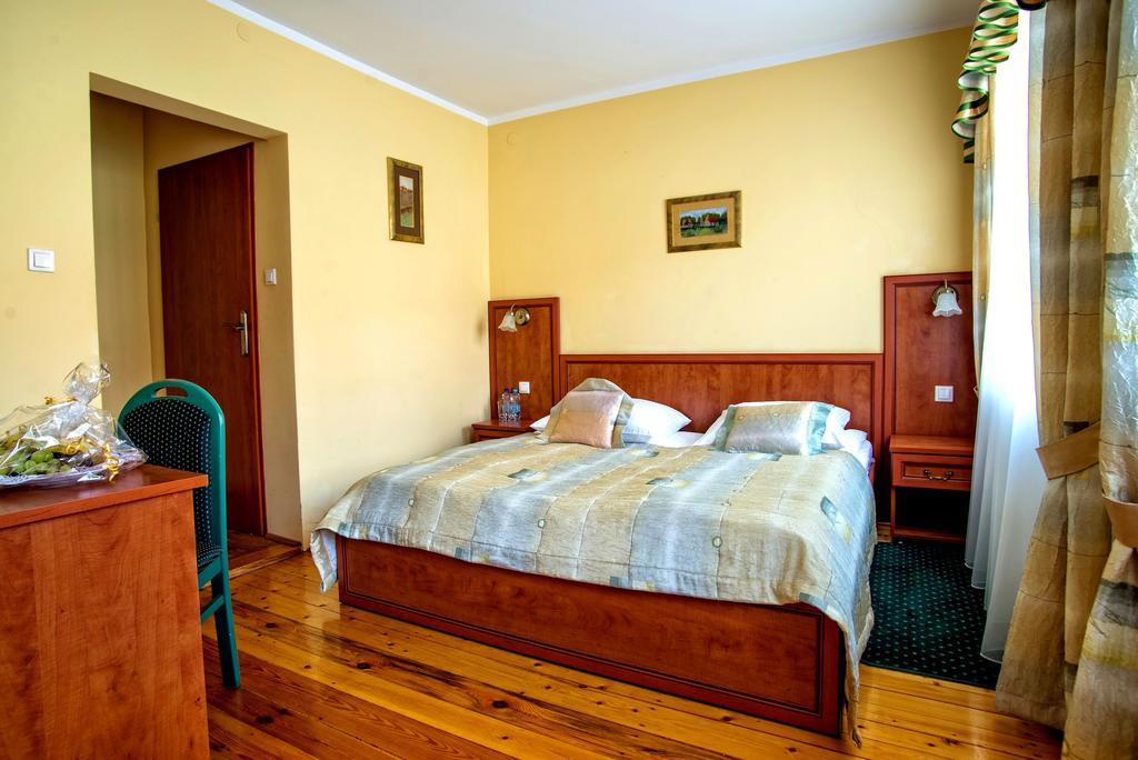 Hotel Adalbertus Γκνιέζνο Δωμάτιο φωτογραφία